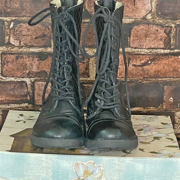 Joe Boxer Quilted Mid-Calf Black Boots Women's Size 6 Lace Up with Back Zippers - Picture 2 of 10